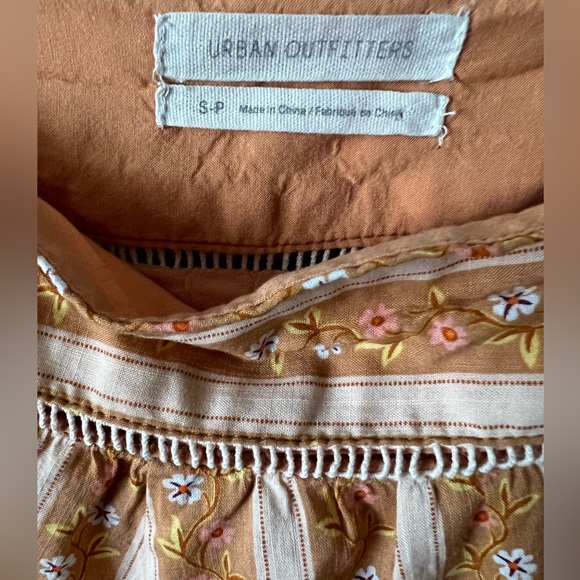 Urban Outfitters Prairie Ruffle Shorts  Boho Floral/Stripe Mix Print Size S EUC - Picture 6 of 8